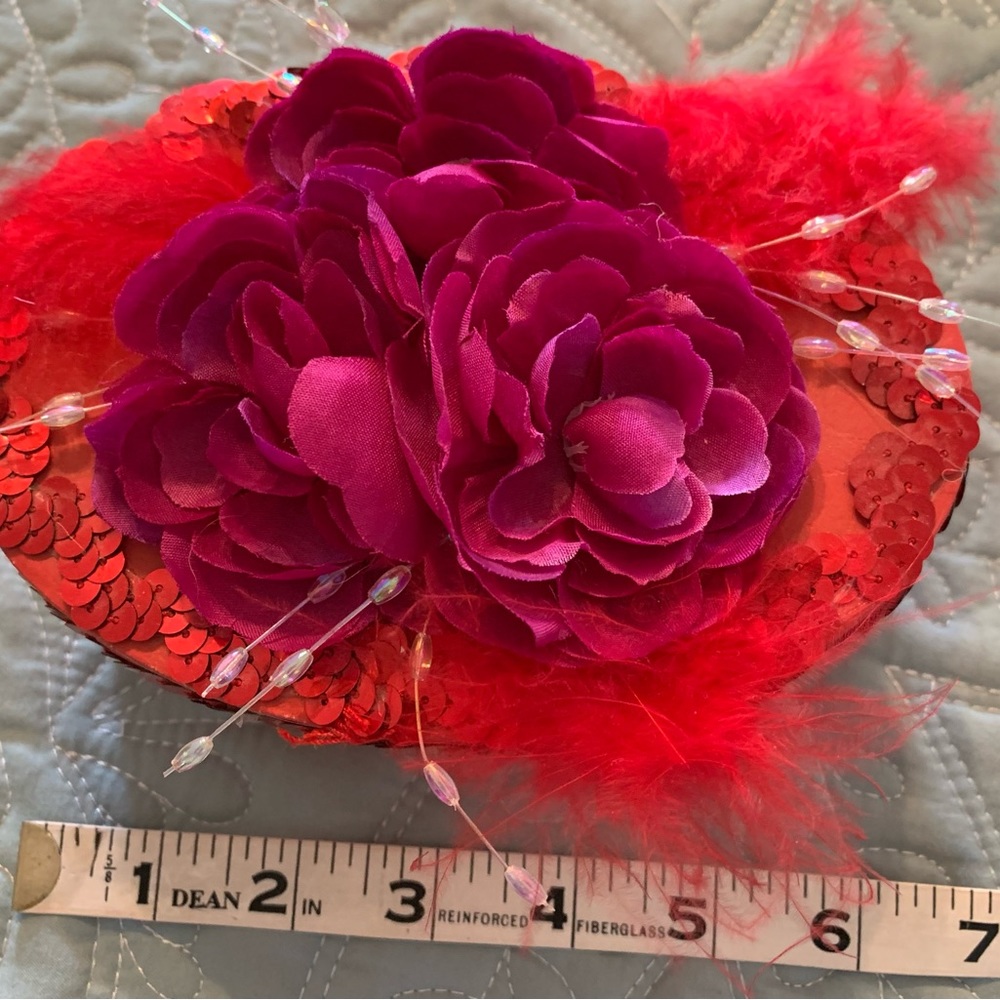Little Red Oval Box - Picture 4 of 4